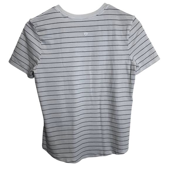 Lululemon T-Shirt Women XS/4 White Stripes Short Sleeve Gym Fitness Athleisure - Picture 2 of 10
